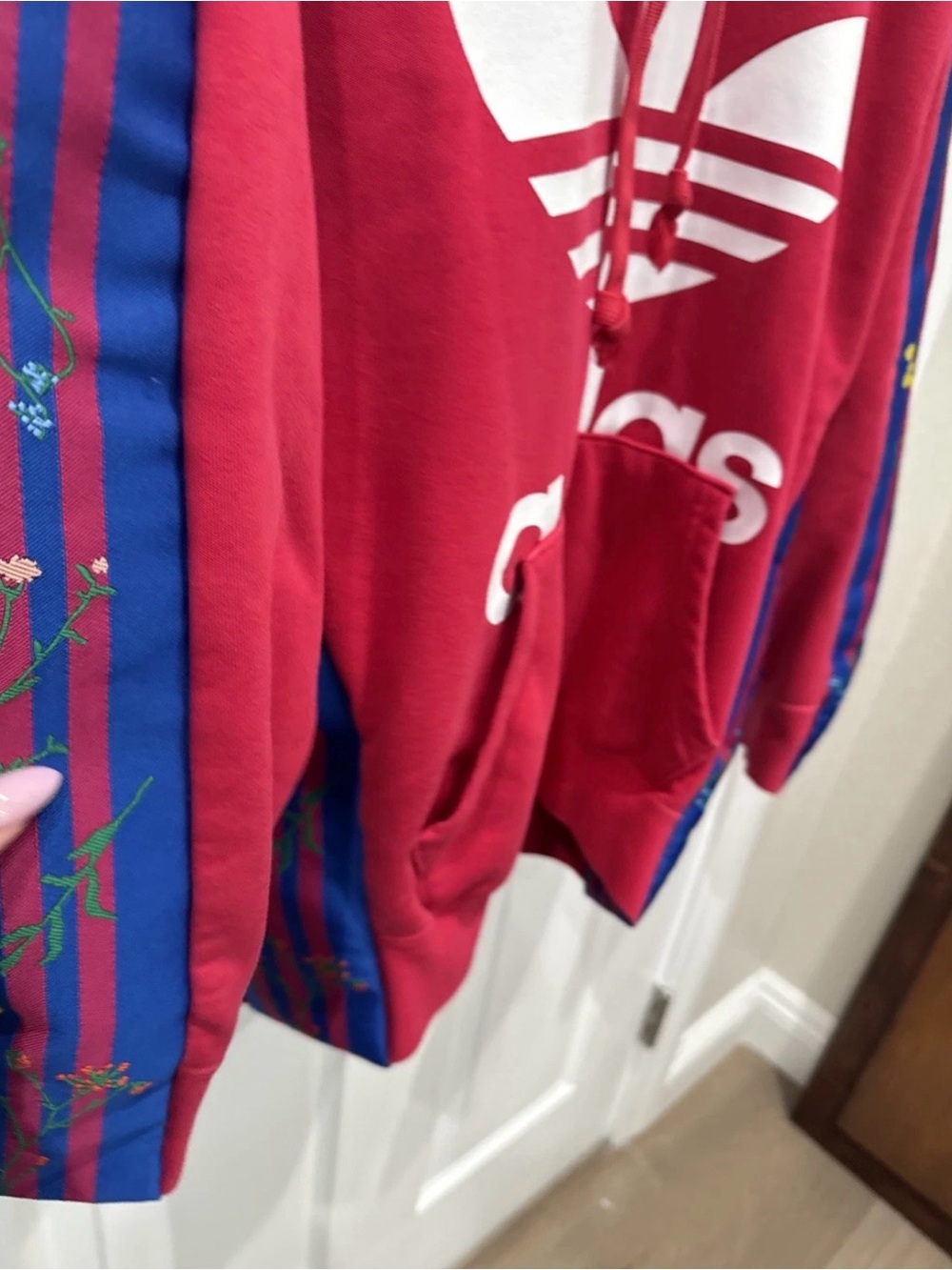 adidas Originals Trefoil Hoodie Womens Small Floral 3 Stripe Red Pullover ED4768 - Picture 6 of 9